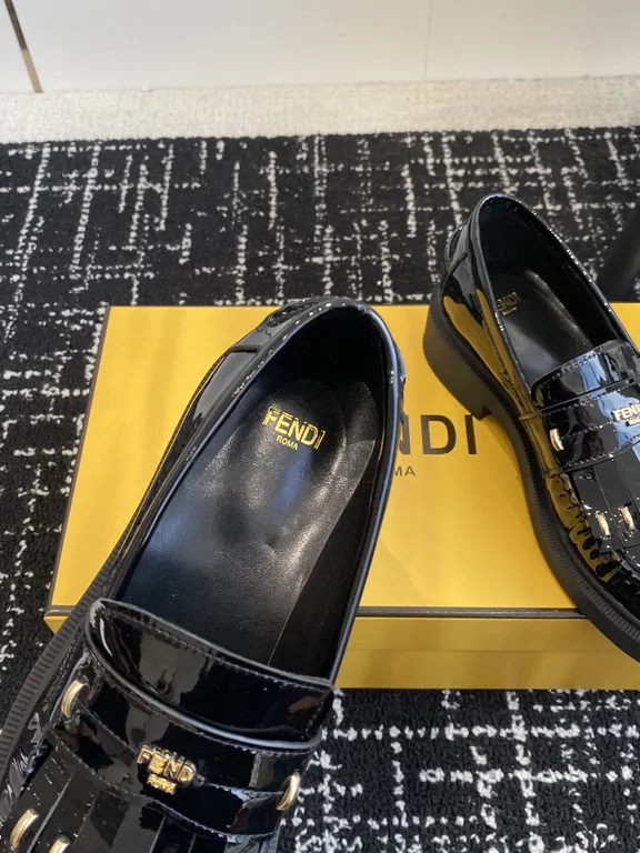 Fendi Shoe 